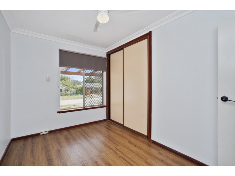 6 Reeves Court, Kelmscott WA 6111