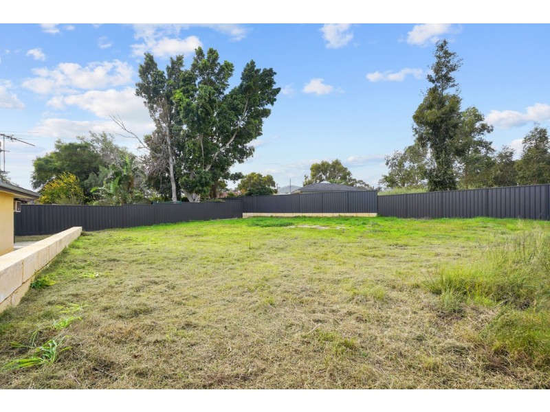 6 Reeves Court, Kelmscott WA 6111