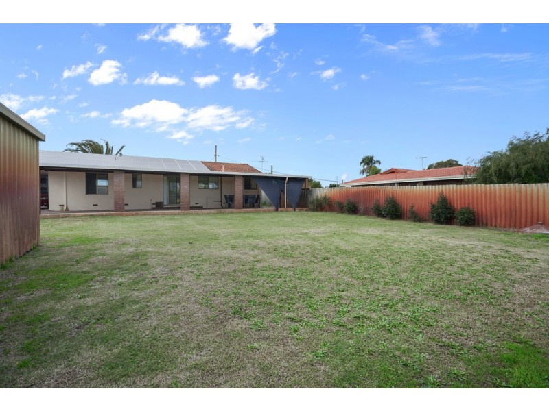 15 Estevan Way, Ferndale WA 6148