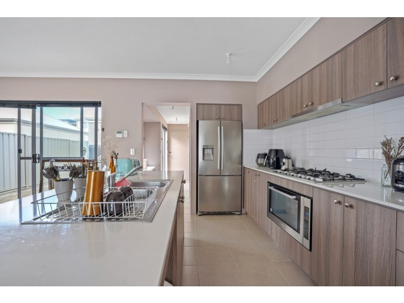 17 Affable Way, Atwell WA 6164