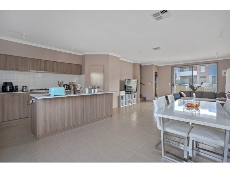 17 Affable Way, Atwell WA 6164