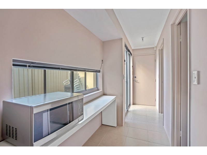 17 Affable Way, Atwell WA 6164