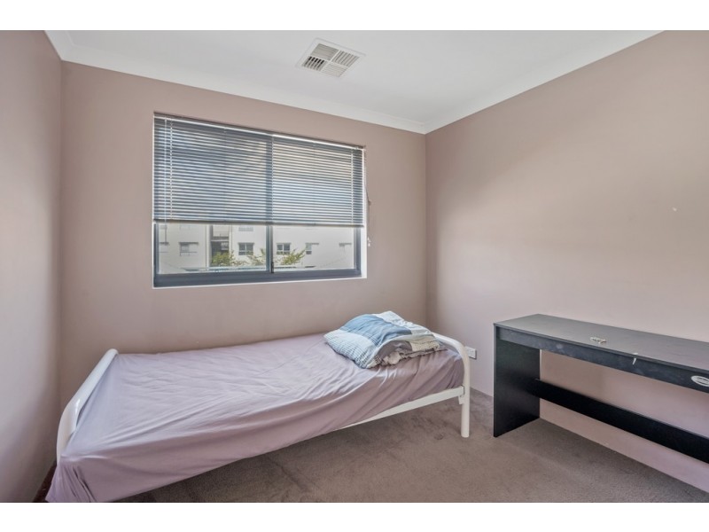 17 Affable Way, Atwell WA 6164