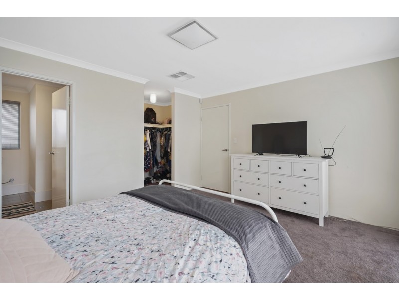 131 Monticello Parkway, Piara Waters WA 6112