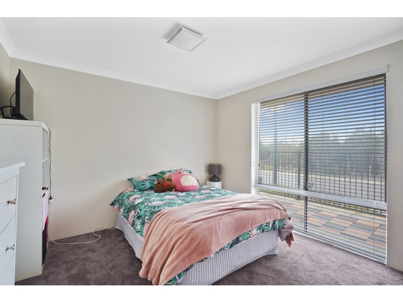 131 Monticello Parkway, Piara Waters WA 6112