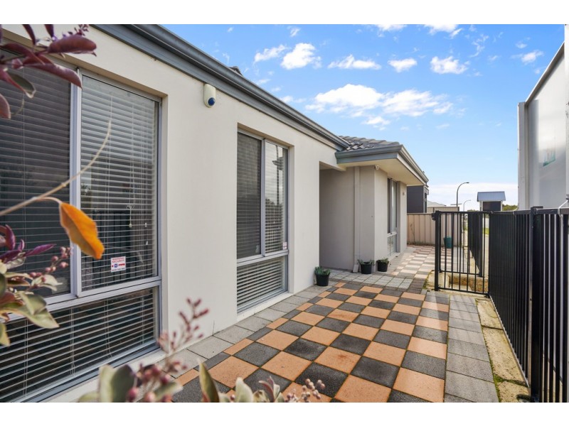 131 Monticello Parkway, Piara Waters WA 6112