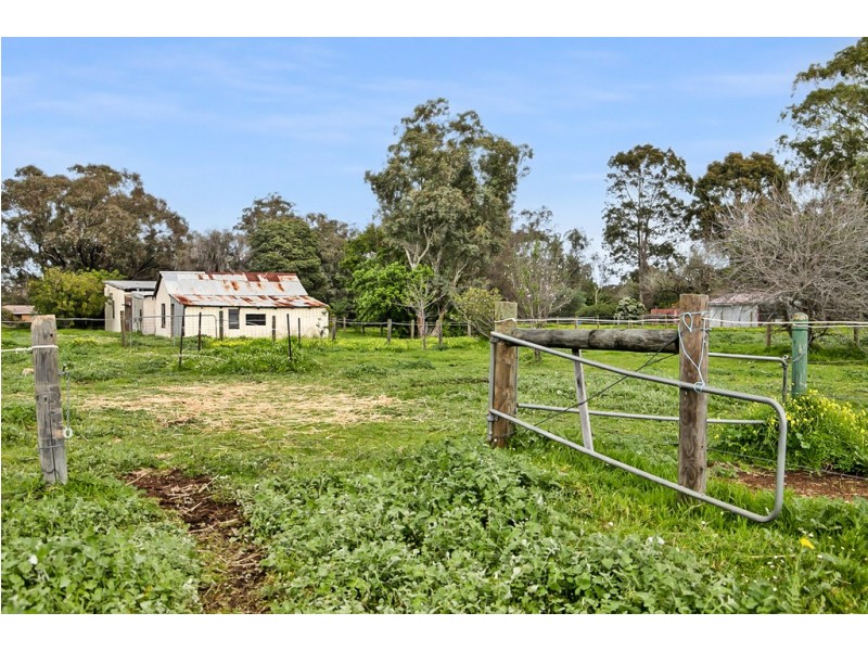 62 Staniland Street, Orange Grove WA 6109