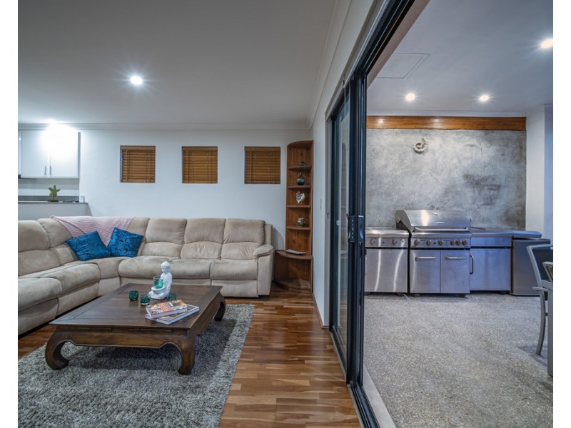 60A Davies Crescent, Kardinya WA 6163