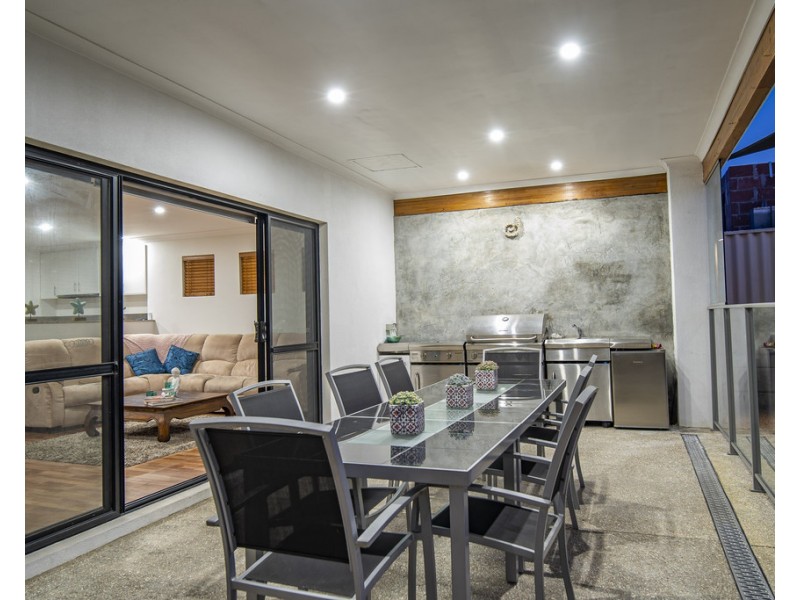 60A Davies Crescent, Kardinya WA 6163