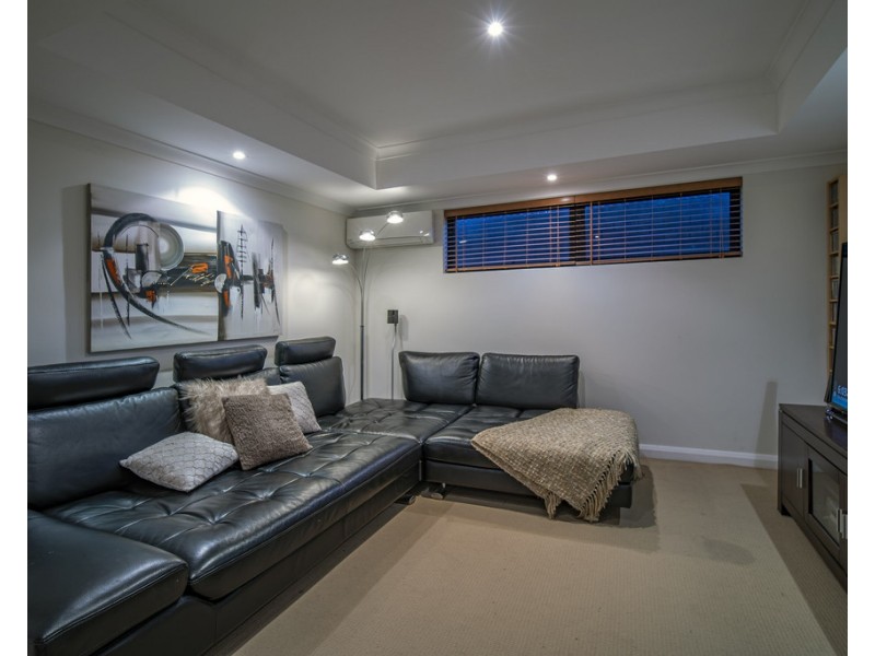 60A Davies Crescent, Kardinya WA 6163