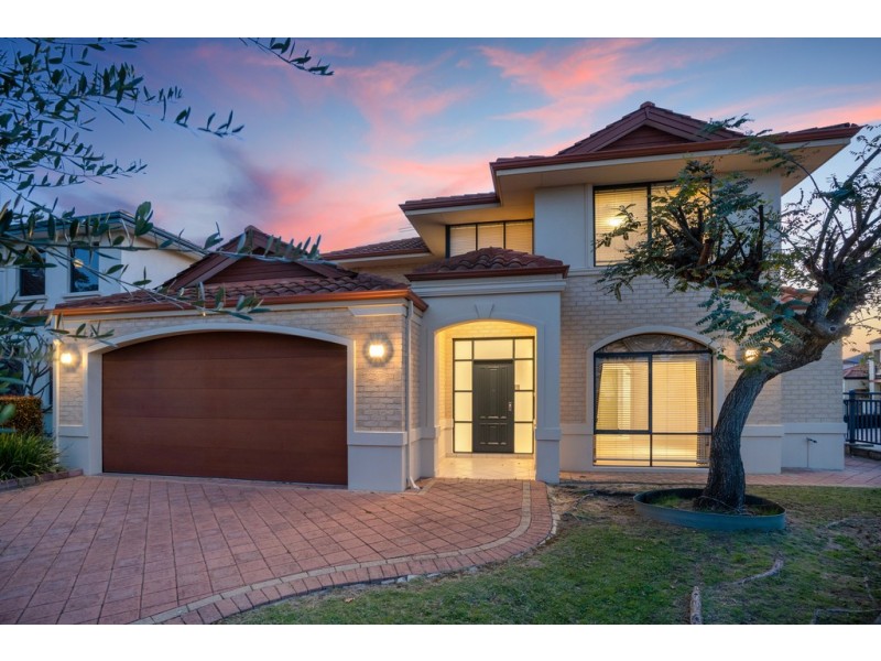 2 Dyer Way, Salter Point WA 6152