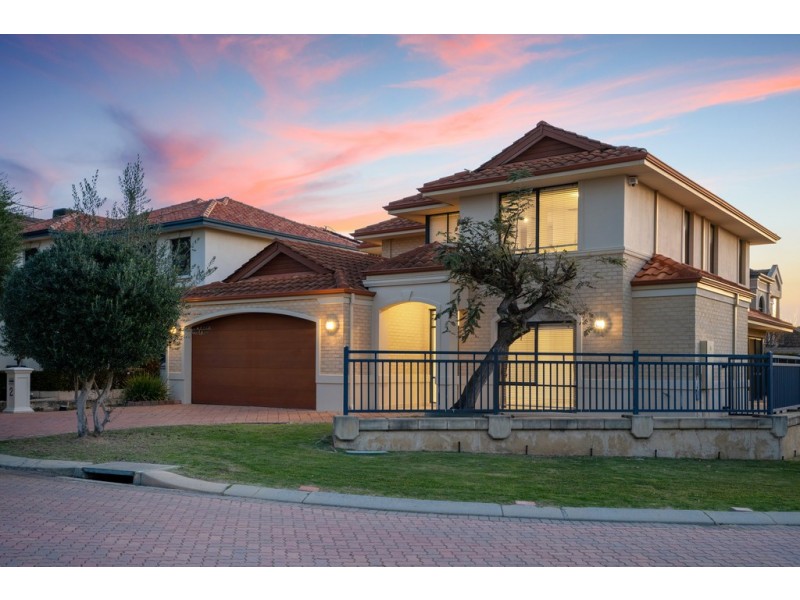 2 Dyer Way, Salter Point WA 6152