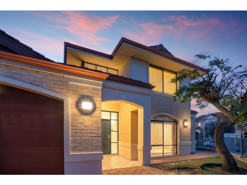 2 Dyer Way, Salter Point WA 6152