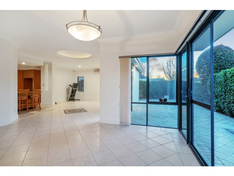 2 Dyer Way, Salter Point WA 6152