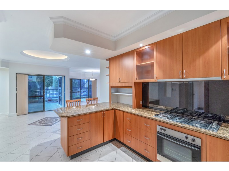 2 Dyer Way, Salter Point WA 6152