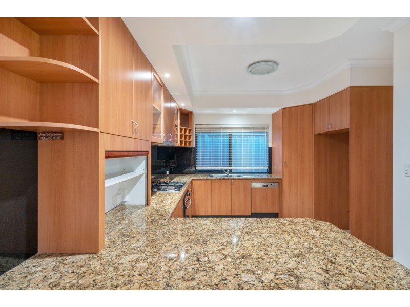 2 Dyer Way, Salter Point WA 6152