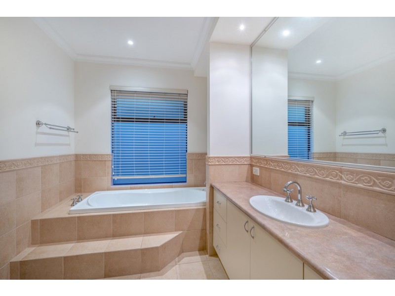 2 Dyer Way, Salter Point WA 6152