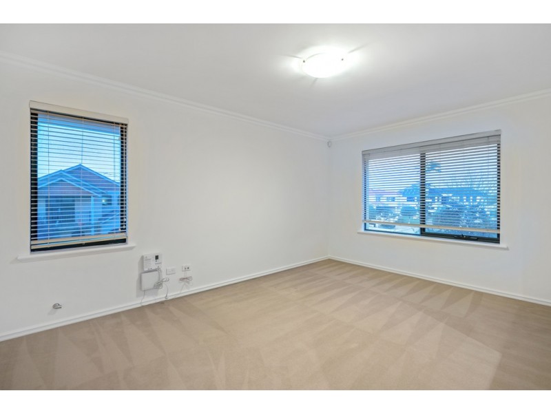 2 Dyer Way, Salter Point WA 6152