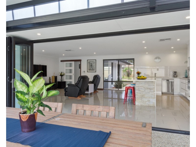 22 Eagles Walk, Willetton WA 6155