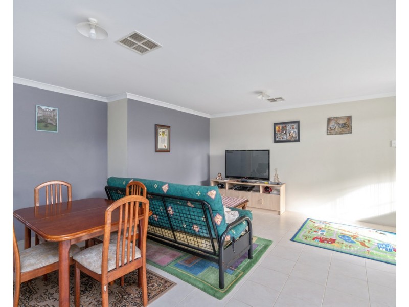 82C Spring Road, Thornlie WA 6108