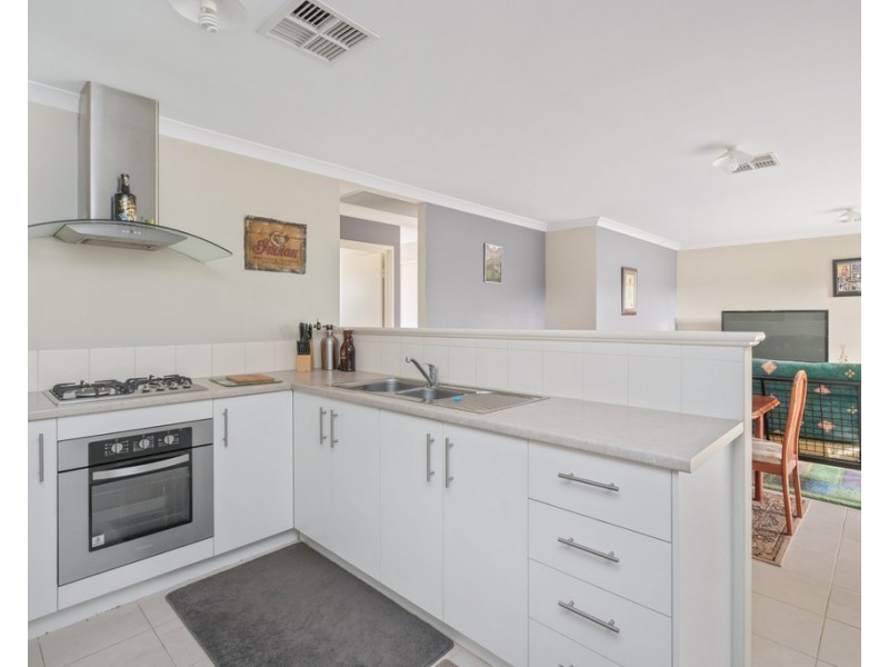 82C Spring Road, Thornlie WA 6108