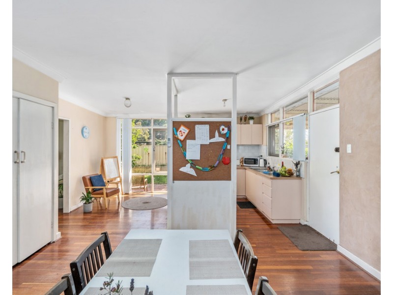 18 Fleetwood Road, Lynwood WA 6147