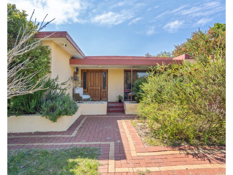 18 Fleetwood Road, Lynwood WA 6147