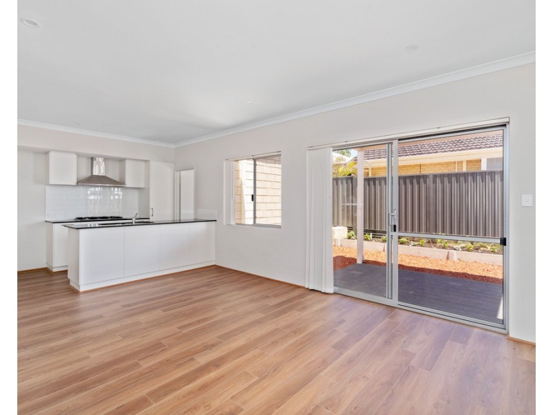 79C Jean St, Hamilton Hill WA 6163