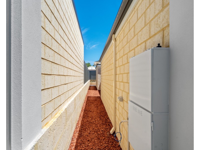 79C Jean St, Hamilton Hill WA 6163