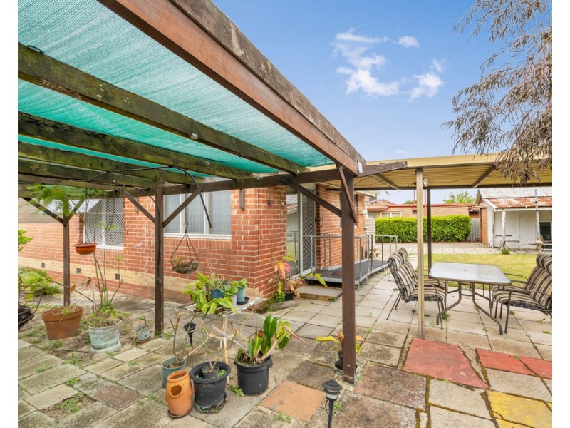 42 Kitchener Road, Melville WA 6156