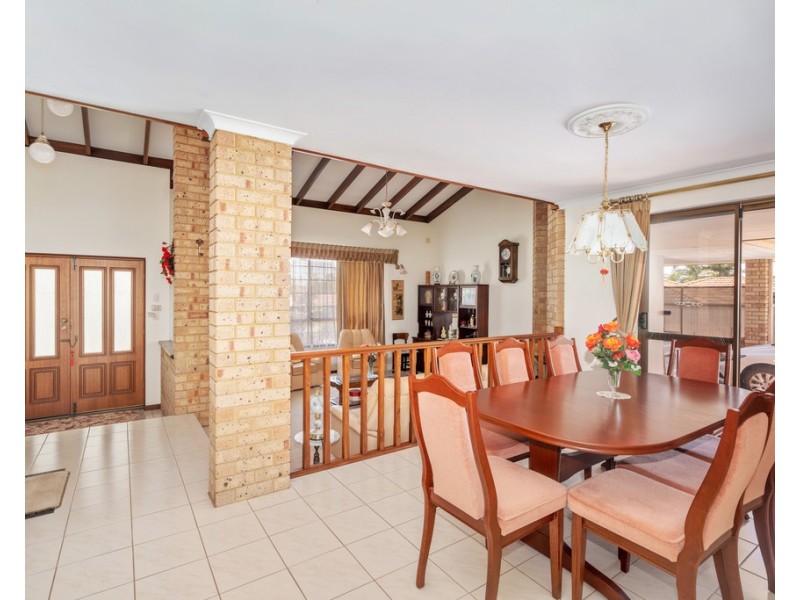 6 Dawson Place, Parkwood WA 6147