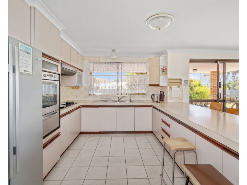 6 Dawson Place, Parkwood WA 6147