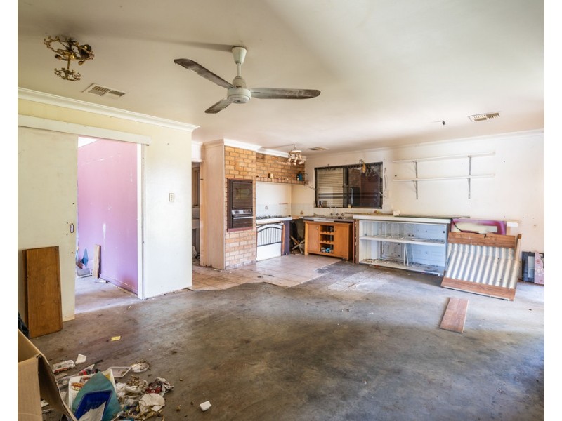 3 Shipbourne Way, Huntingdale WA 6110