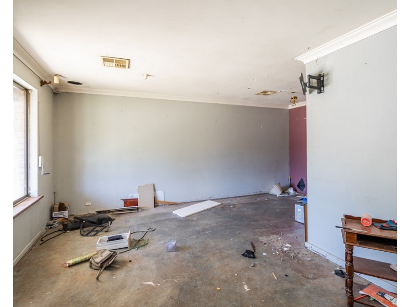 3 Shipbourne Way, Huntingdale WA 6110