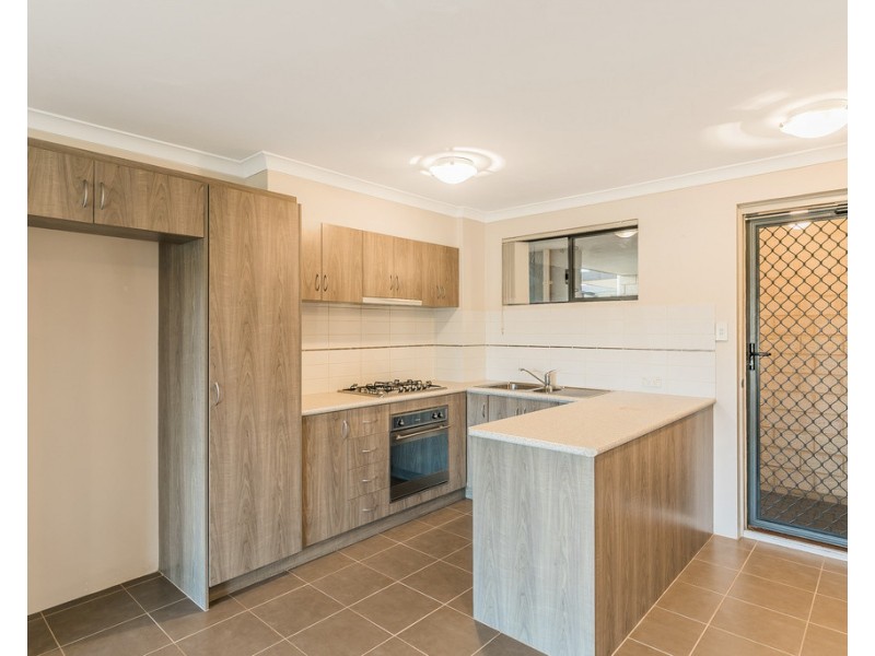 3/2 Towton Way, Langford WA 6147