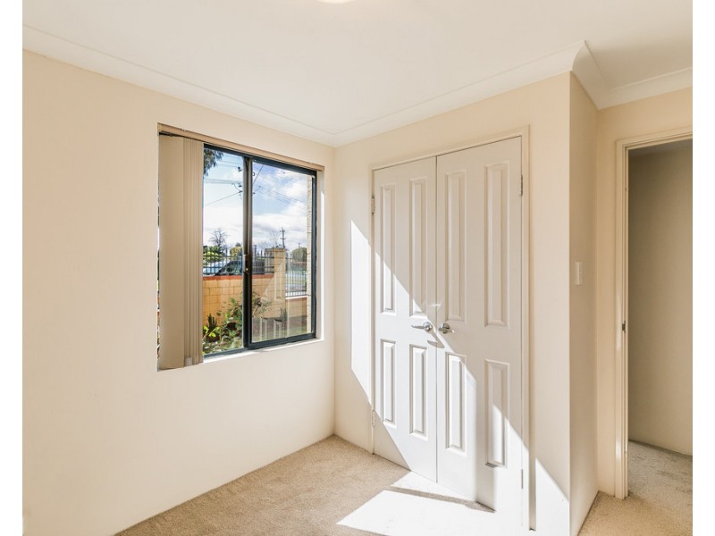 3/2 Towton Way, Langford WA 6147