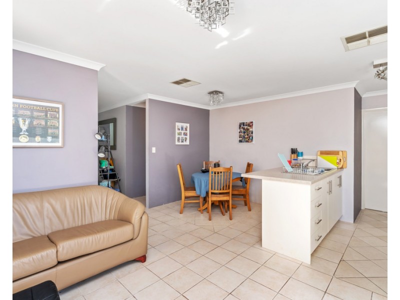 82B Spring Road, Thornlie WA 6108