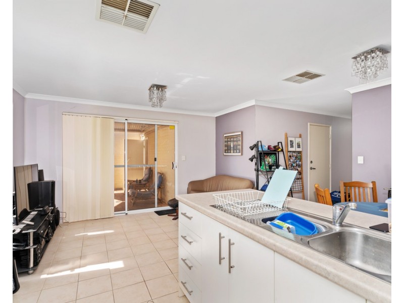 82B Spring Road, Thornlie WA 6108