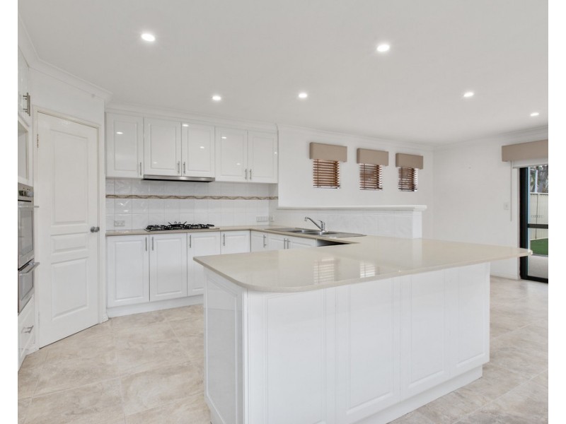 60 Davies Cr, Kardinya WA 6163