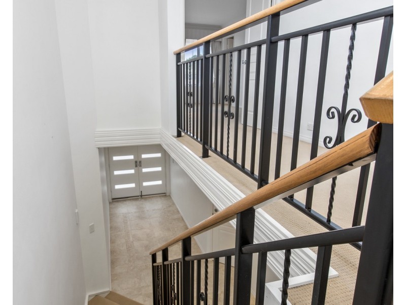 60 Davies Cr, Kardinya WA 6163