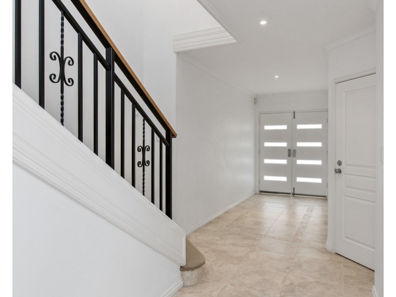 60 Davies Cr, Kardinya WA 6163