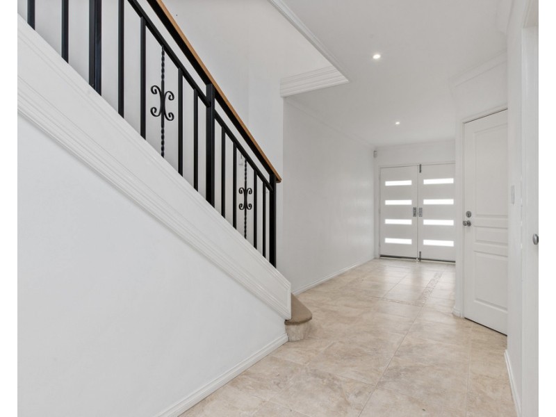 60 Davies Cr, Kardinya WA 6163