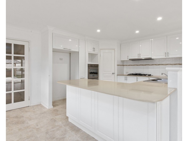 60 Davies Cr, Kardinya WA 6163