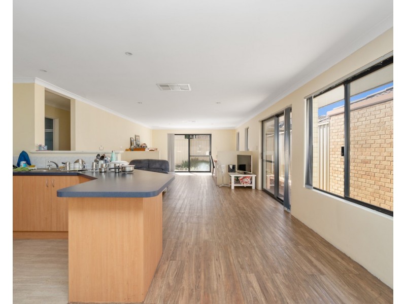 8 Hove Court, Lynwood WA 6147