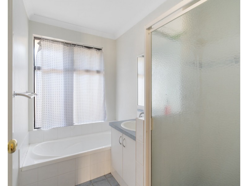 8 Hove Court, Lynwood WA 6147