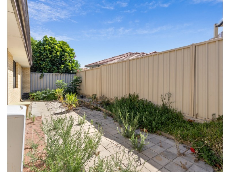 8 Hove Court, Lynwood WA 6147