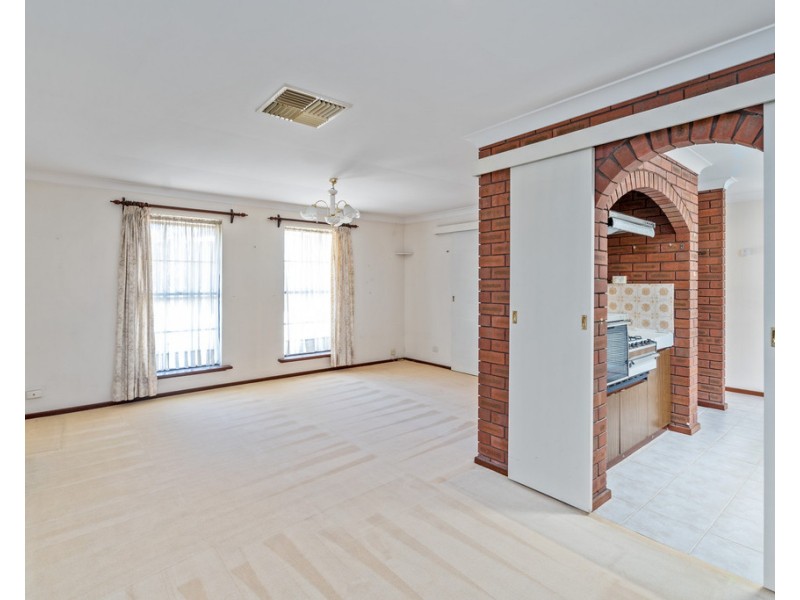 49 Meadowbrook Drive, Parkwood WA 6147