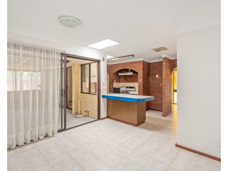 49 Meadowbrook Drive, Parkwood WA 6147