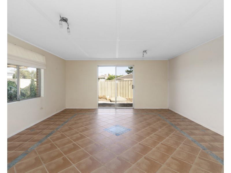 16 Mandora Way, Riverton WA 6148