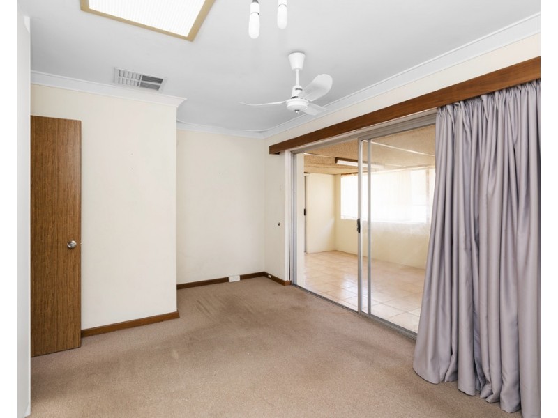 16 Mandora Way, Riverton WA 6148